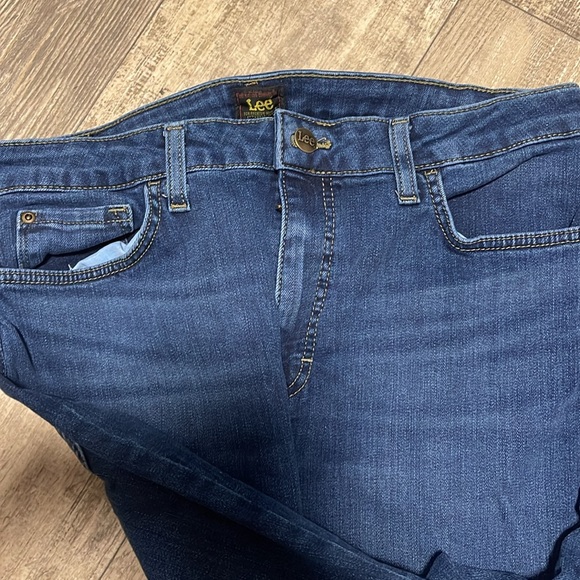 Lee Jeans - Picture 2 of 3